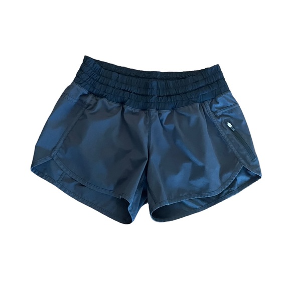 Lululemon Athletica black yoga workout elastic waist gym gorpcore short size 8 - Picture 2 of 9